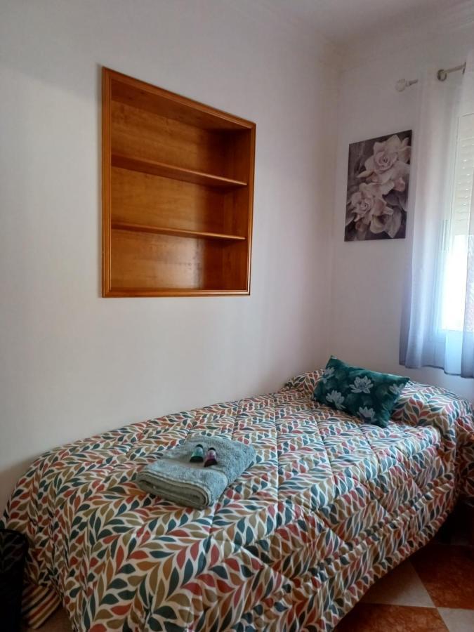 Gibraltar Views Guest House La Línea de la Concepción Szoba fotó
