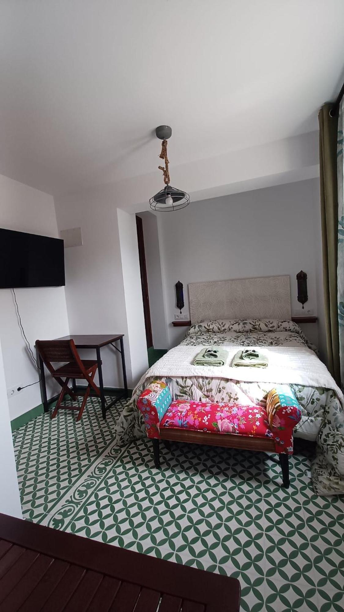 Gibraltar Views Guest House La Línea de la Concepción Szoba fotó