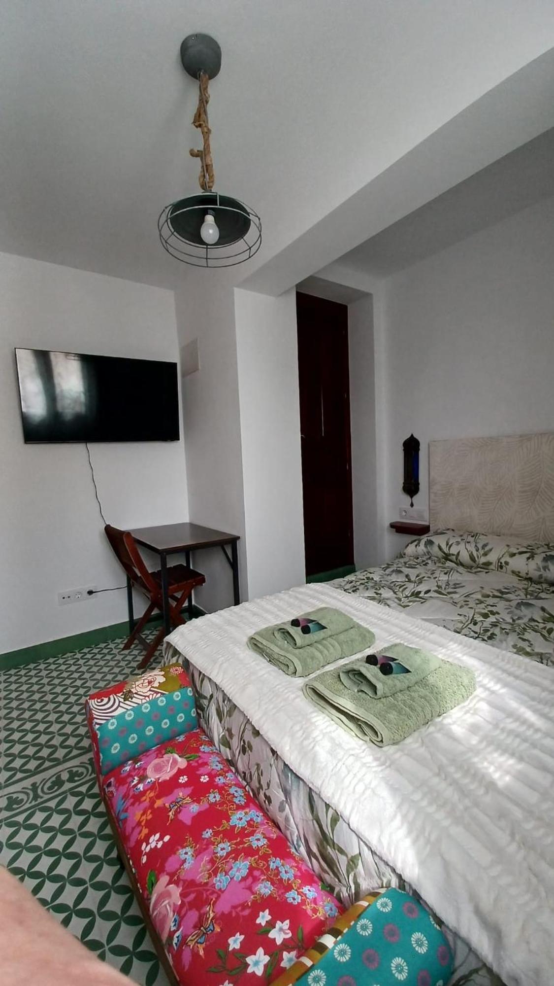 Gibraltar Views Guest House La Línea de la Concepción Szoba fotó