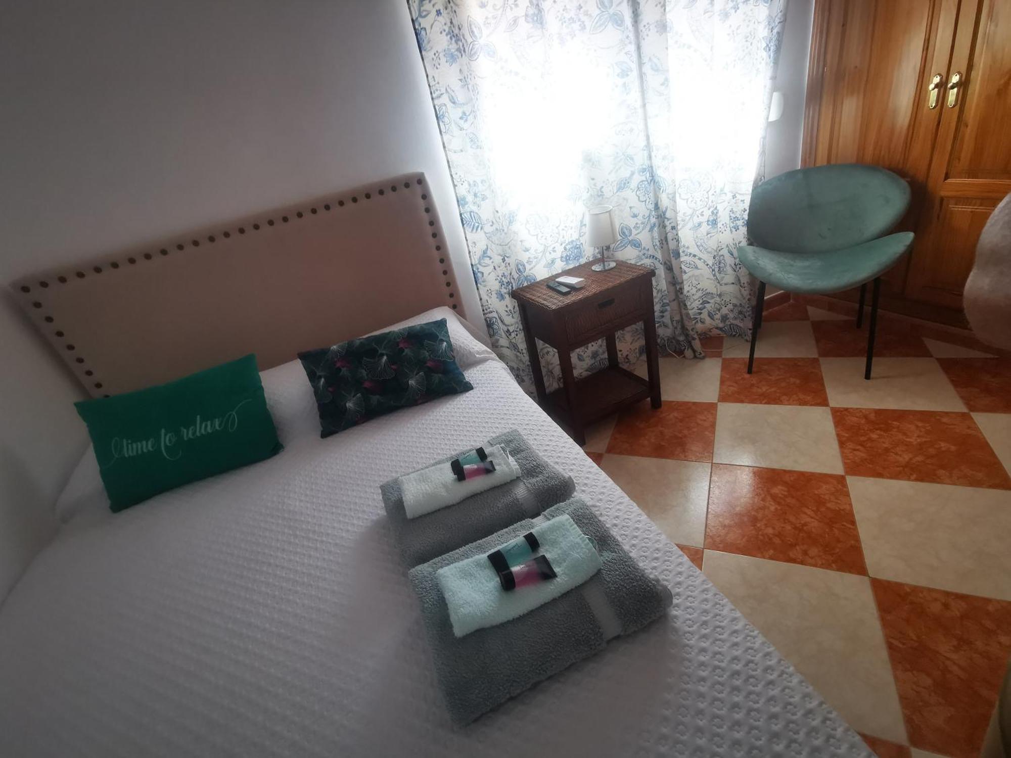 Gibraltar Views Guest House La Línea de la Concepción Szoba fotó