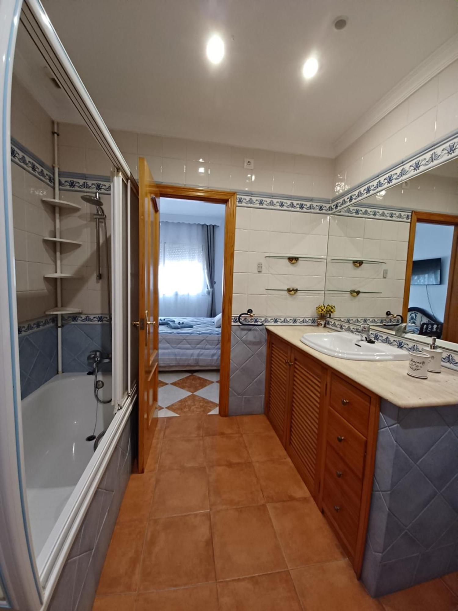 Gibraltar Views Guest House La Línea de la Concepción Szoba fotó