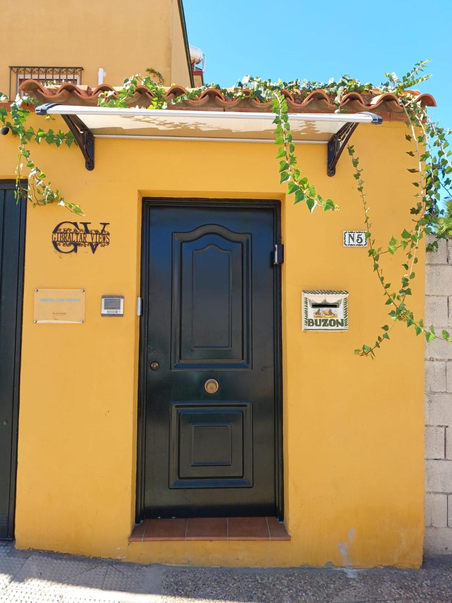 Gibraltar Views Guest House La Línea de la Concepción Kültér fotó