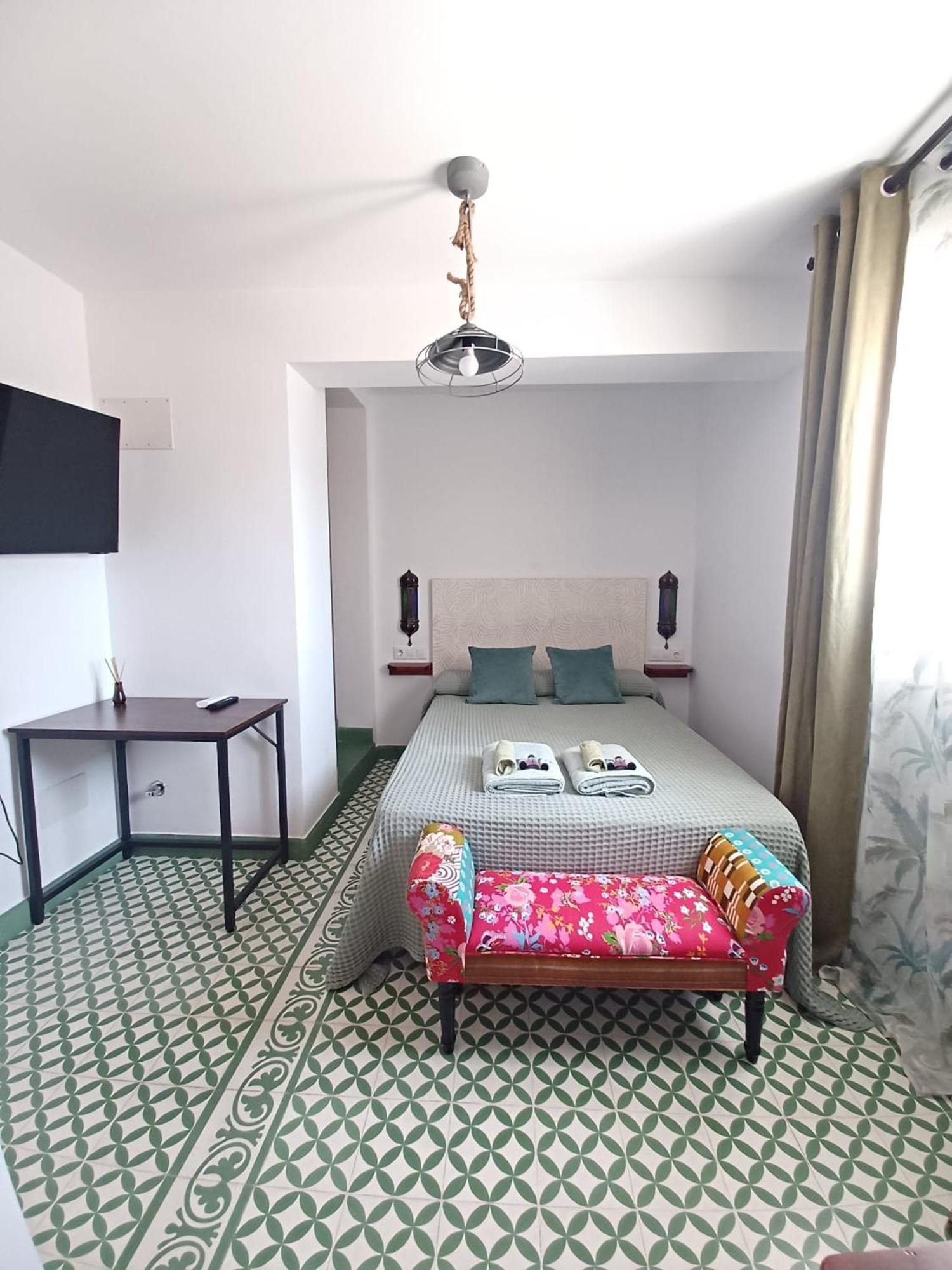 Gibraltar Views Guest House La Línea de la Concepción Kültér fotó
